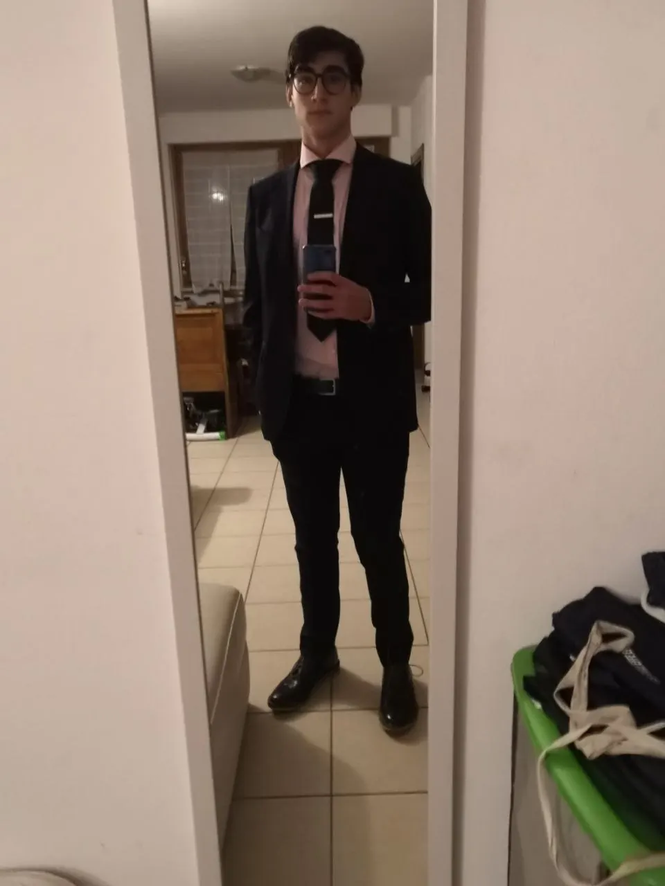 Marco inizia a lavorare online